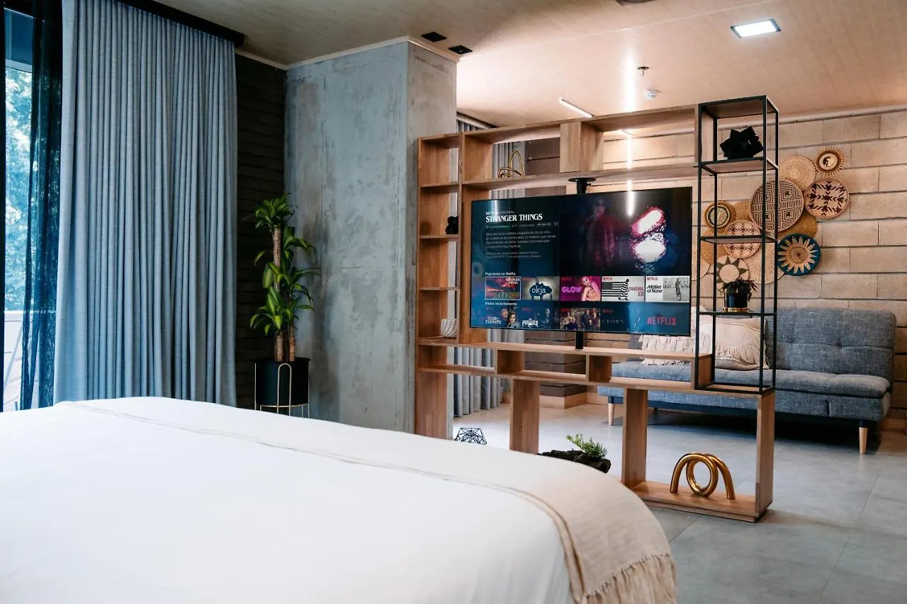Hotel Living By Armoniko 麦德林 4*,